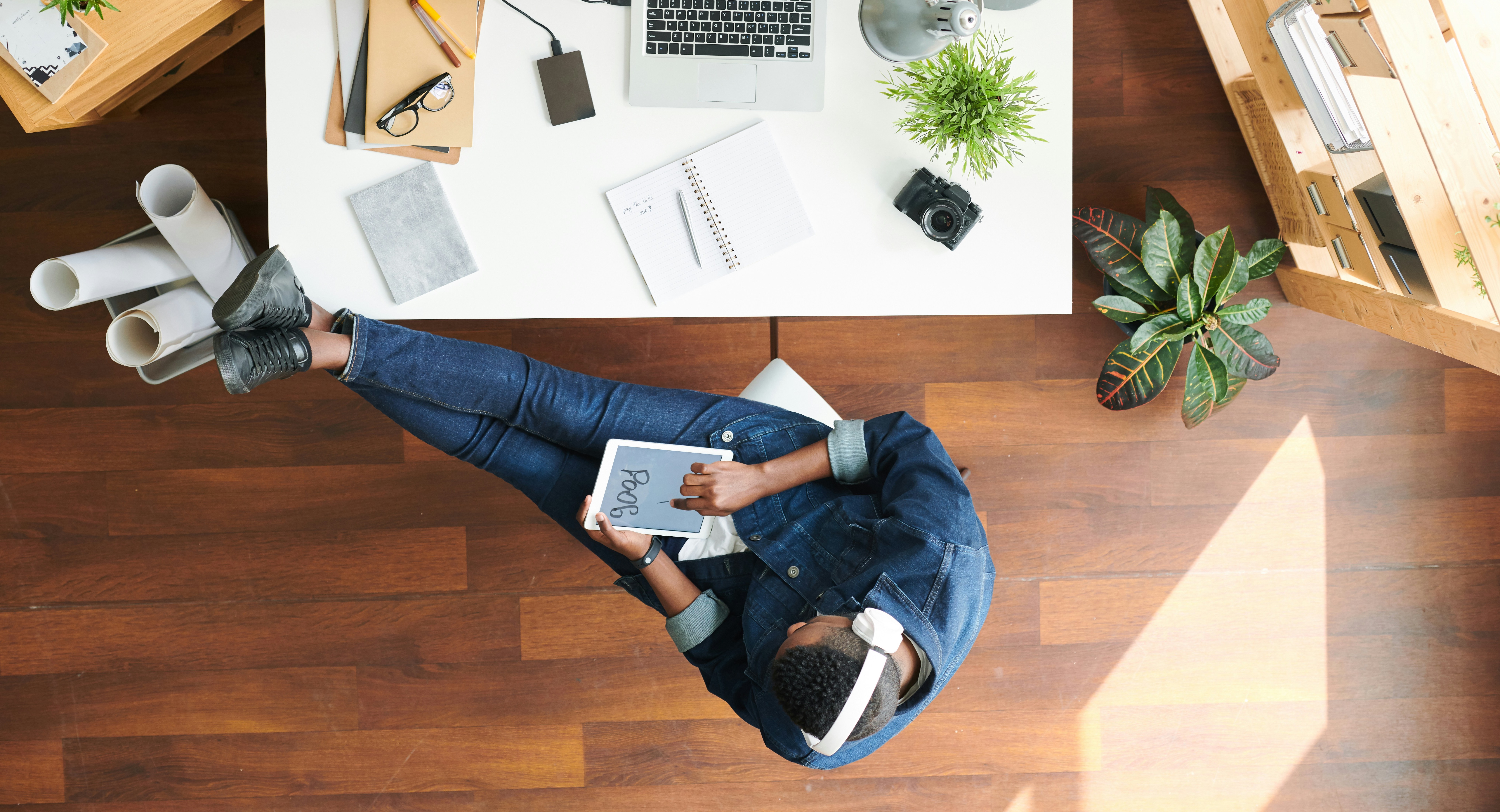 Why Most Firms Waste Money on LinkedIn Ads (And High-Growth Firms Don't)