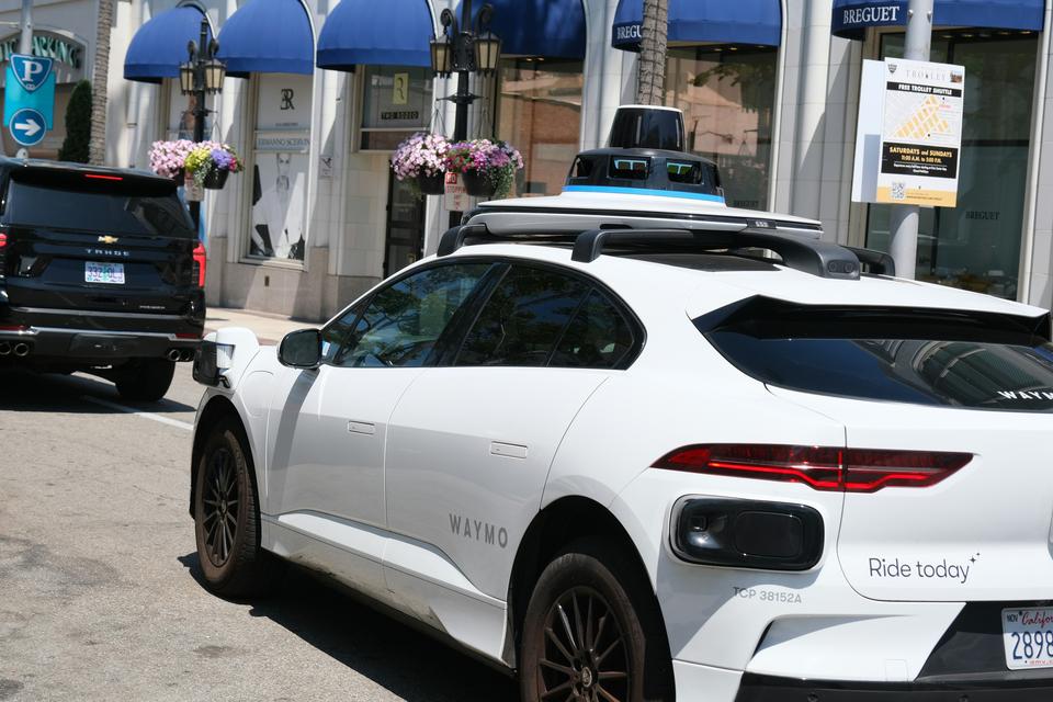 Looking for Robo Taxi Stocks Beyond the Obvious