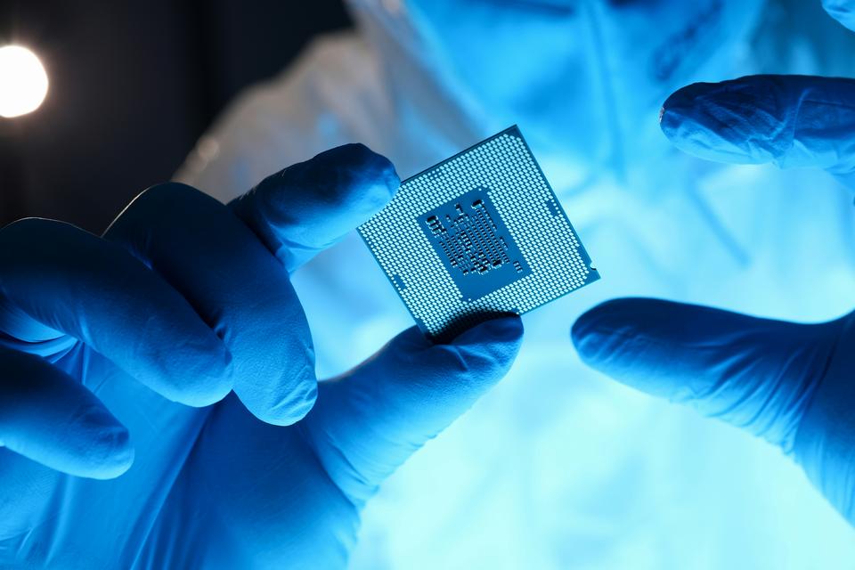 Memory Chip Stocks Just Sold Off. Opportunity or Warning?
