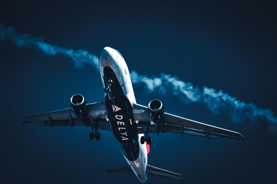Berkshire Is Buying Airlines as Fuel Prices Soar. Here’s What It Sees.