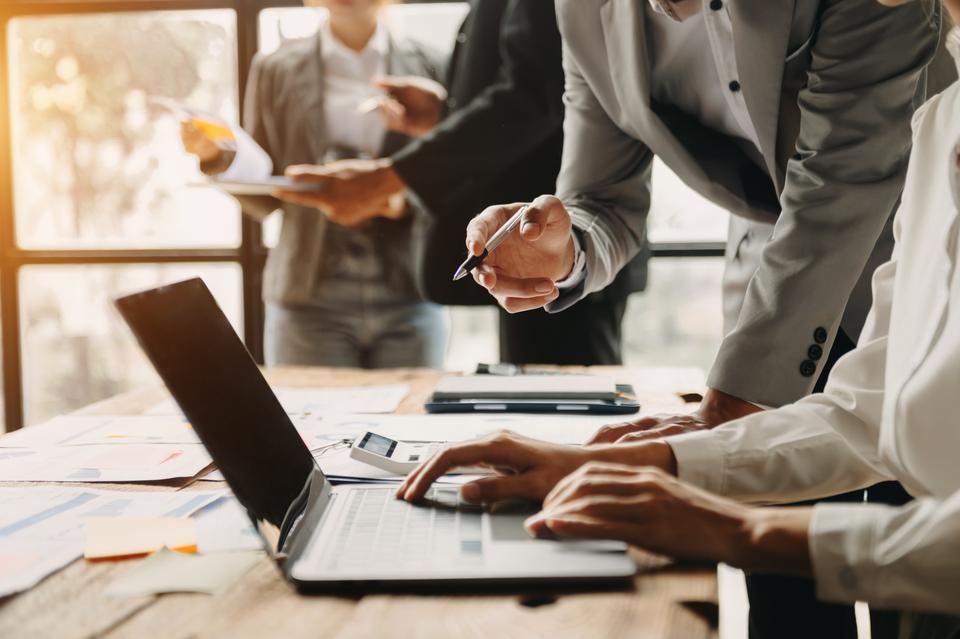 How to Combine Active and Index Funds in Your Portfolio