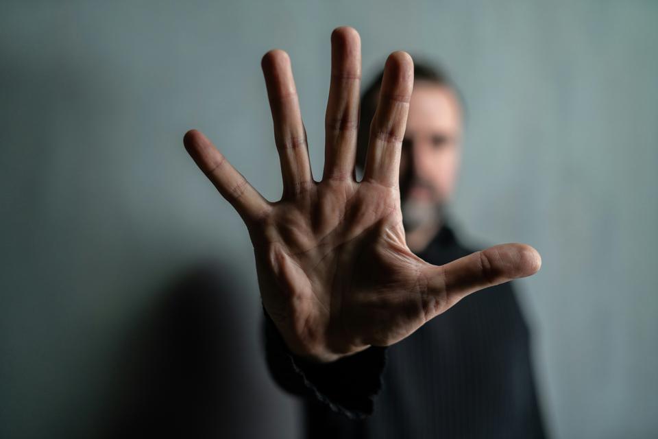 The 5-Touch Marketing Strategy: Why Financial Advisors Should Never Stop at One